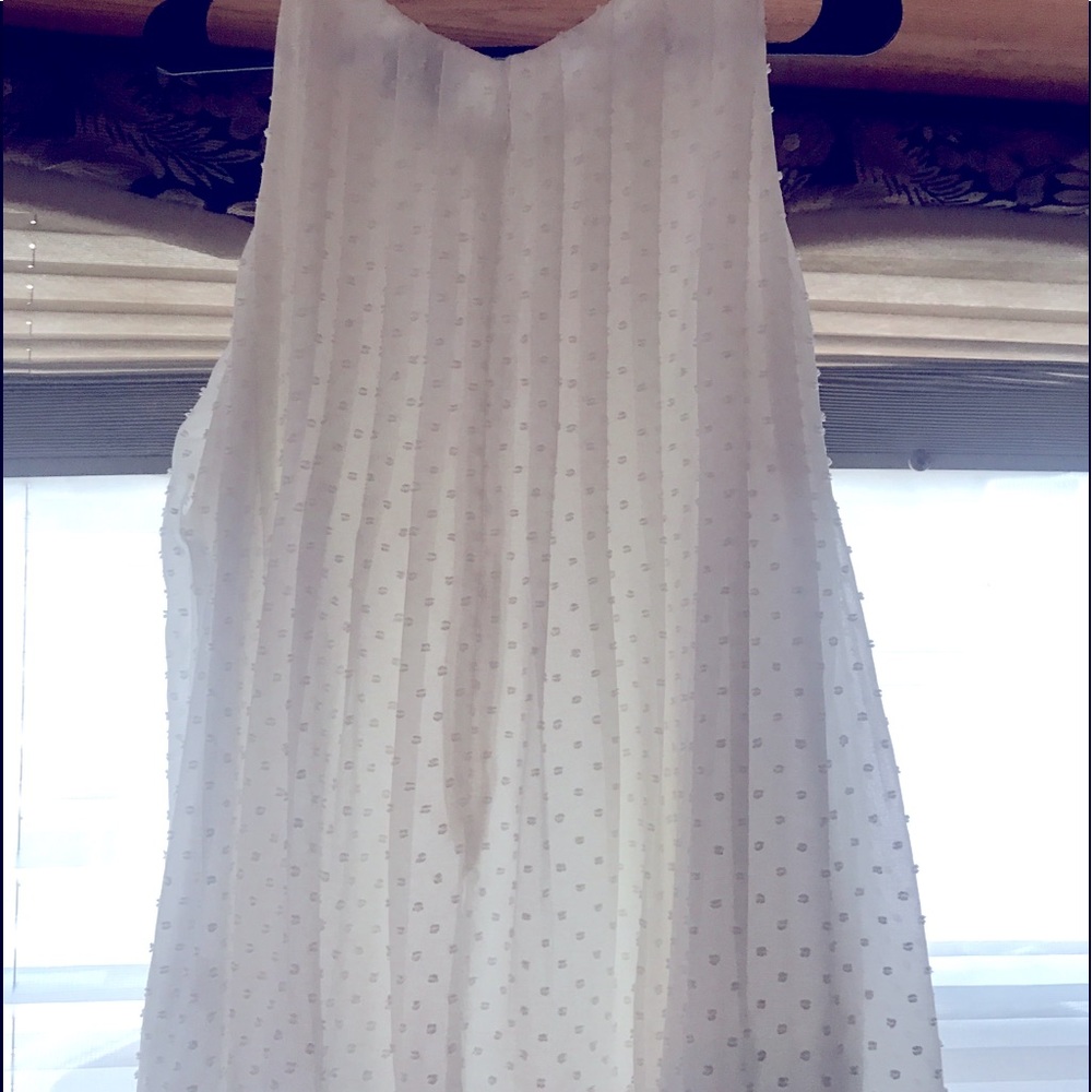 Gremlin SzL winter white sleeveless blouse excellent shape gently worn